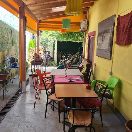 Mi Casa Es Tu Casa - Backpackers Hostel Σκόδρα