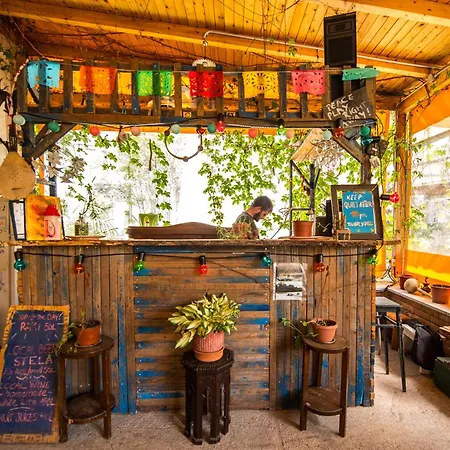 Mi Casa Es Tu Casa - Backpackers * Σκόδρα