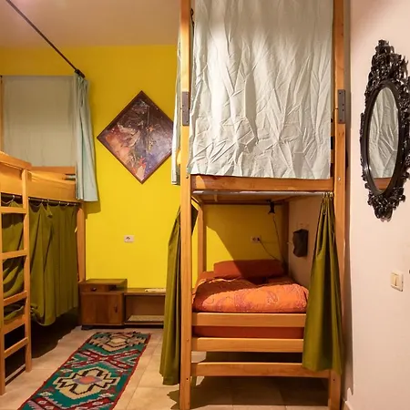 Mi Casa Es Tu Casa - Backpackers Albergue *