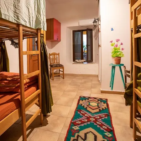 Mi Casa Es Tu Casa - Backpackers Albergue *