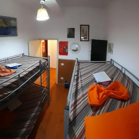 Mi Casa Es Tu Casa - Backpackers *