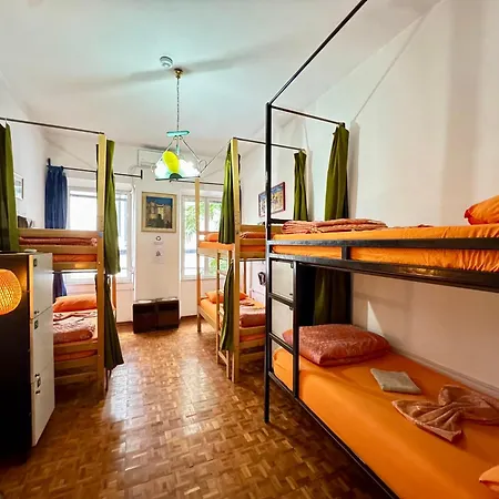 Mi Casa Es Tu Casa - Backpackers